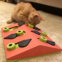 Aktivitetsleksak till katten
