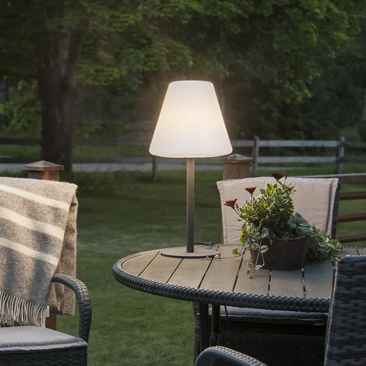 Bordslampa till uteplatsen