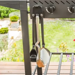 Grillverktyg med magnetisk hållare