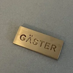 Gästskylt i borstad mässing