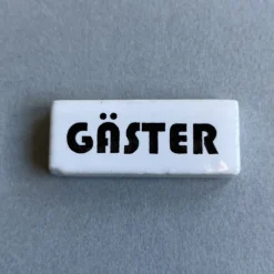 Gästskylt i porslin