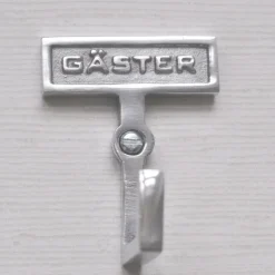 Gästskylt med krok i metall, Gäster