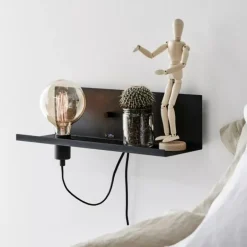 Hylla med lampsockel, dimmer och USB