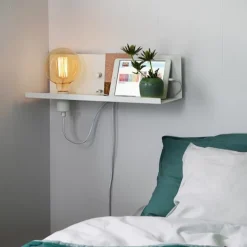 Hylla med lampsockel, dimmer och USB