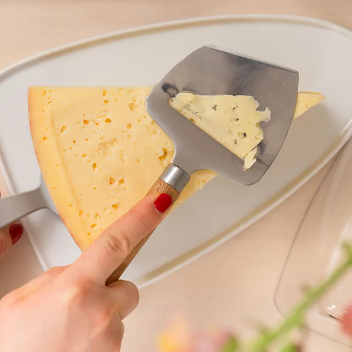 Osthyvel med ostkniv