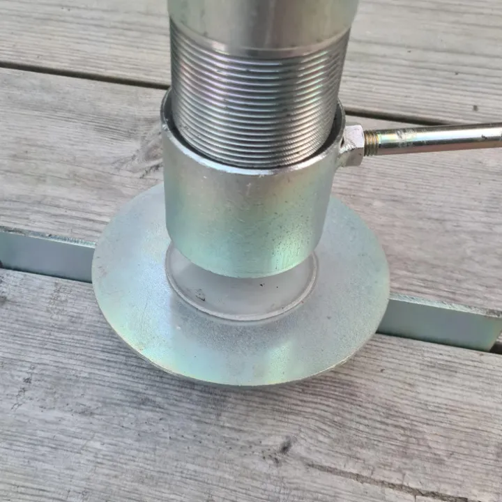 Parasollfot för trädäck