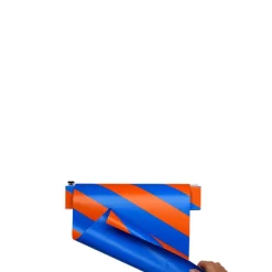 Presentpapper i box med skärklinga