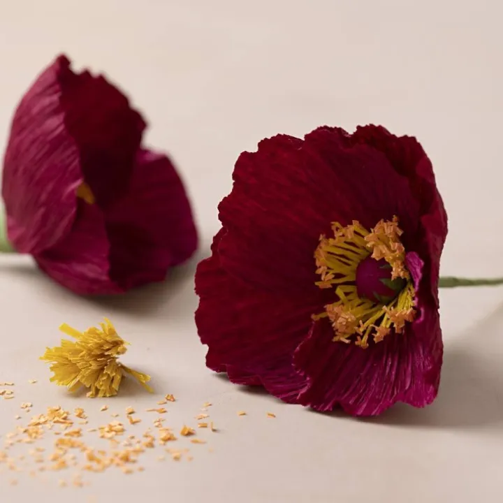 Pysselblommor av kräppapper