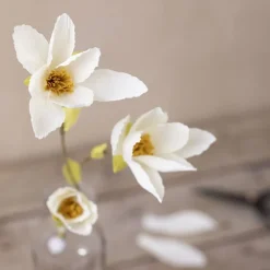 Pysselblommor av kräppapper