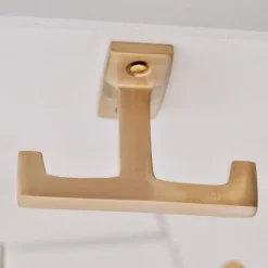 Rak ankarkrok till hatthylla