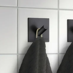 Självhäftande enkelkrok, Beslagsboden