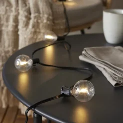Solcellsljusslinga med hängande små glödlampor