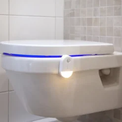 Toalettlampa med sensor