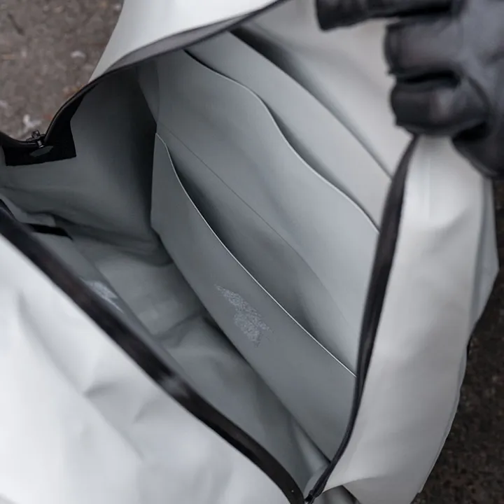 Vattentät ryggsäck med belysning, 30 liter