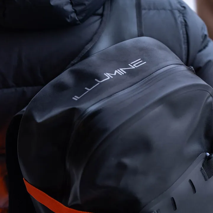 Vattentät ryggsäck med belysning, 30 liter