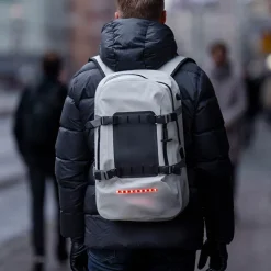 Vattentät ryggsäck med belysning, 30 liter