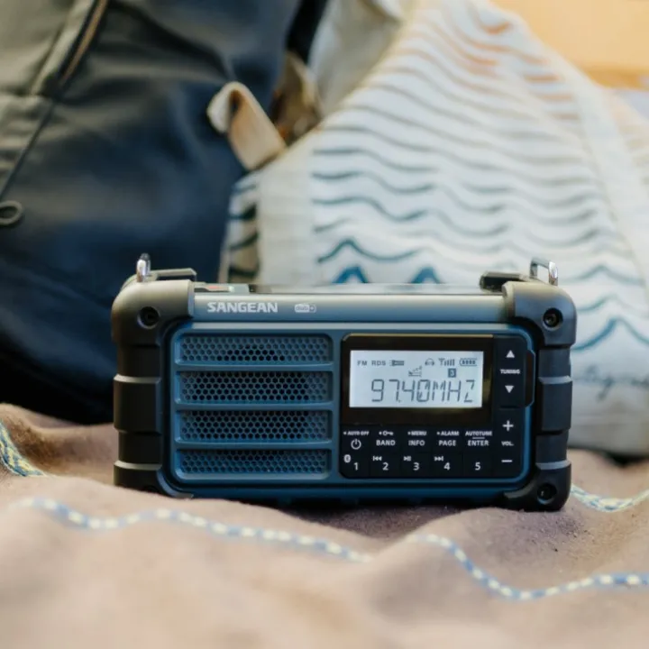 Överlevnadsradio DAB+/FM Pro
