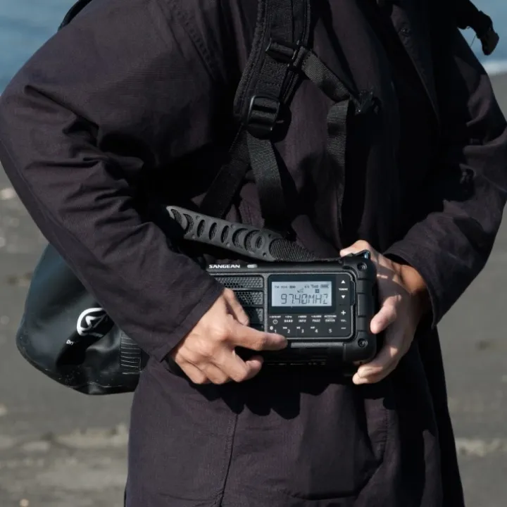 Överlevnadsradio DAB+/FM Pro